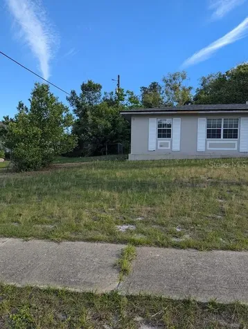 1725 Twin Oak Street Deltona FL 32725