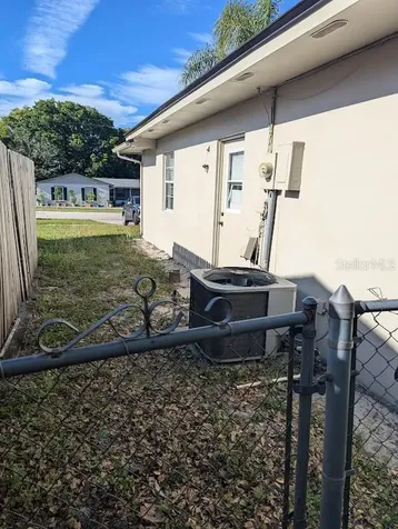 1725 Twin Oak Street Deltona FL 32725