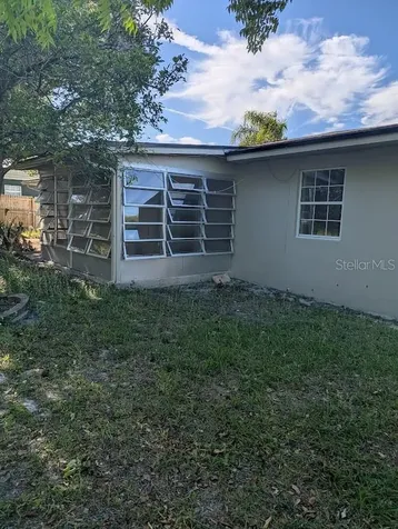 1725 Twin Oak Street Deltona FL 32725