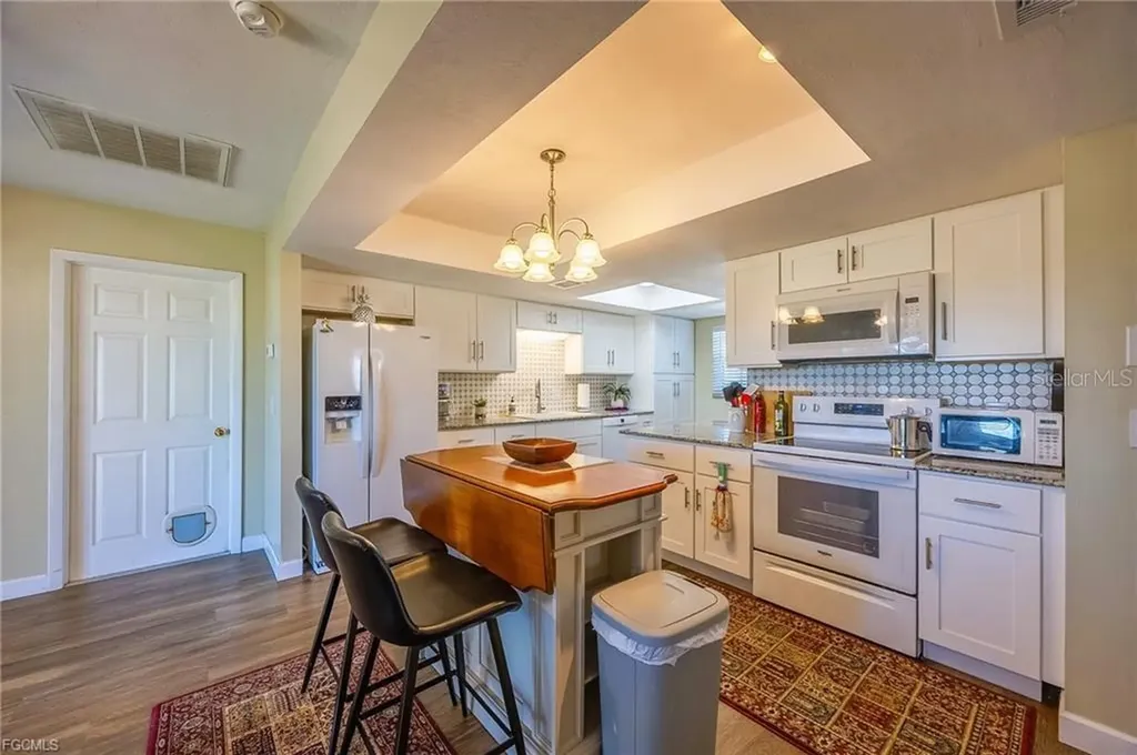238 SE 9th Terrace Cape Coral FL 33990