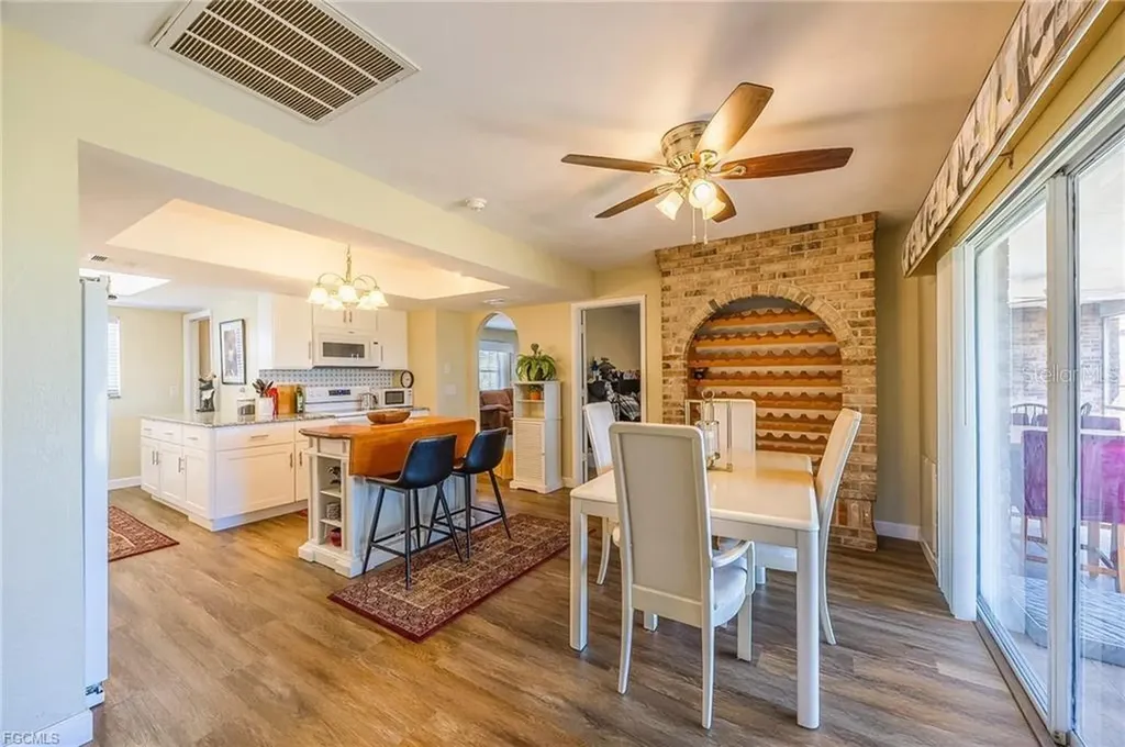 238 SE 9th Terrace Cape Coral FL 33990