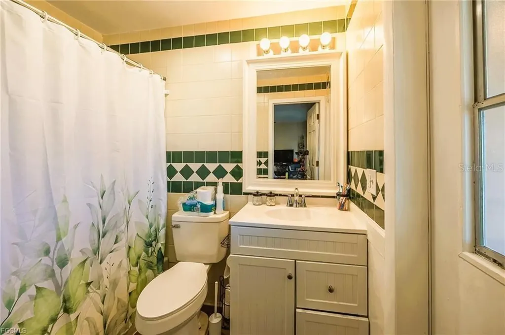 238 SE 9th Terrace Cape Coral FL 33990