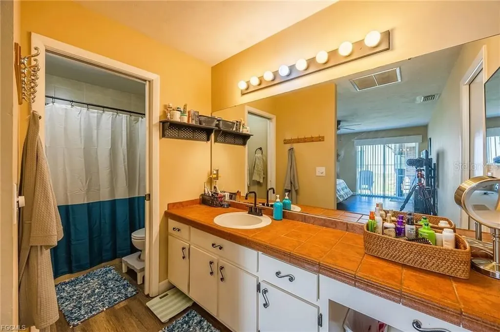 238 SE 9th Terrace Cape Coral FL 33990