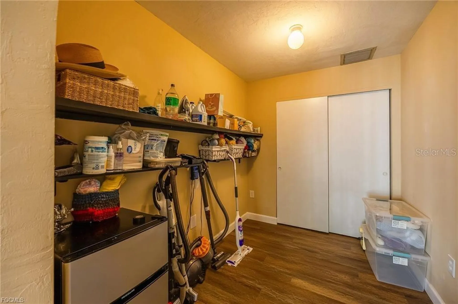 238 SE 9th Terrace Cape Coral FL 33990