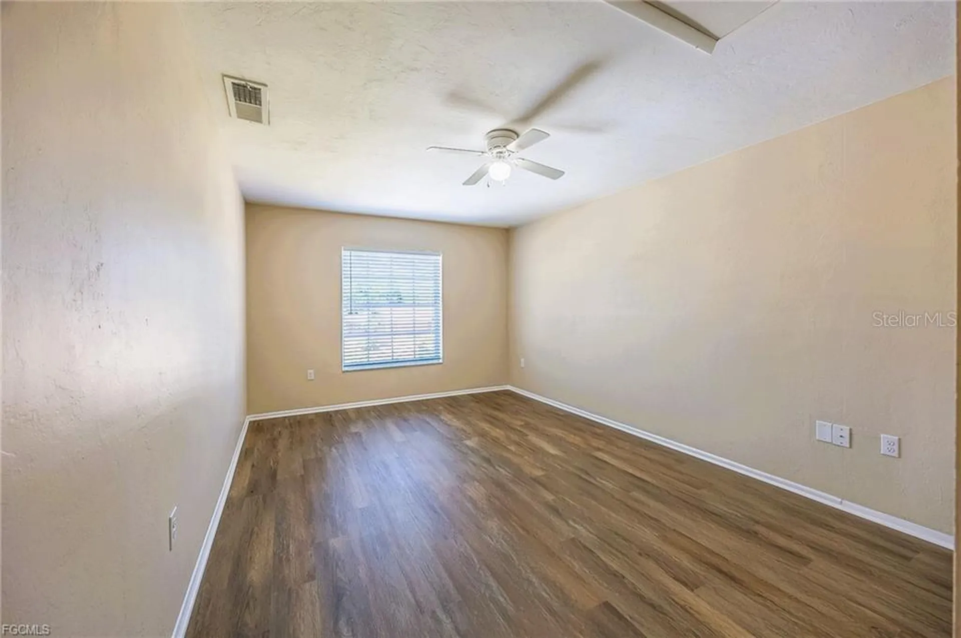 238 SE 9th Terrace Cape Coral FL 33990