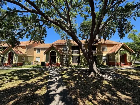 433 Fountainhead Circle Kissimmee FL 34741