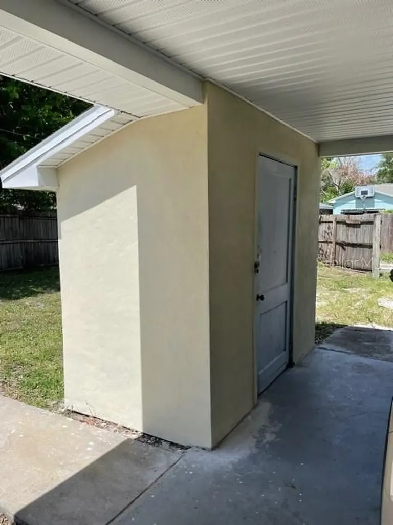 4083 30th Avenue N St Petersburg FL 33713