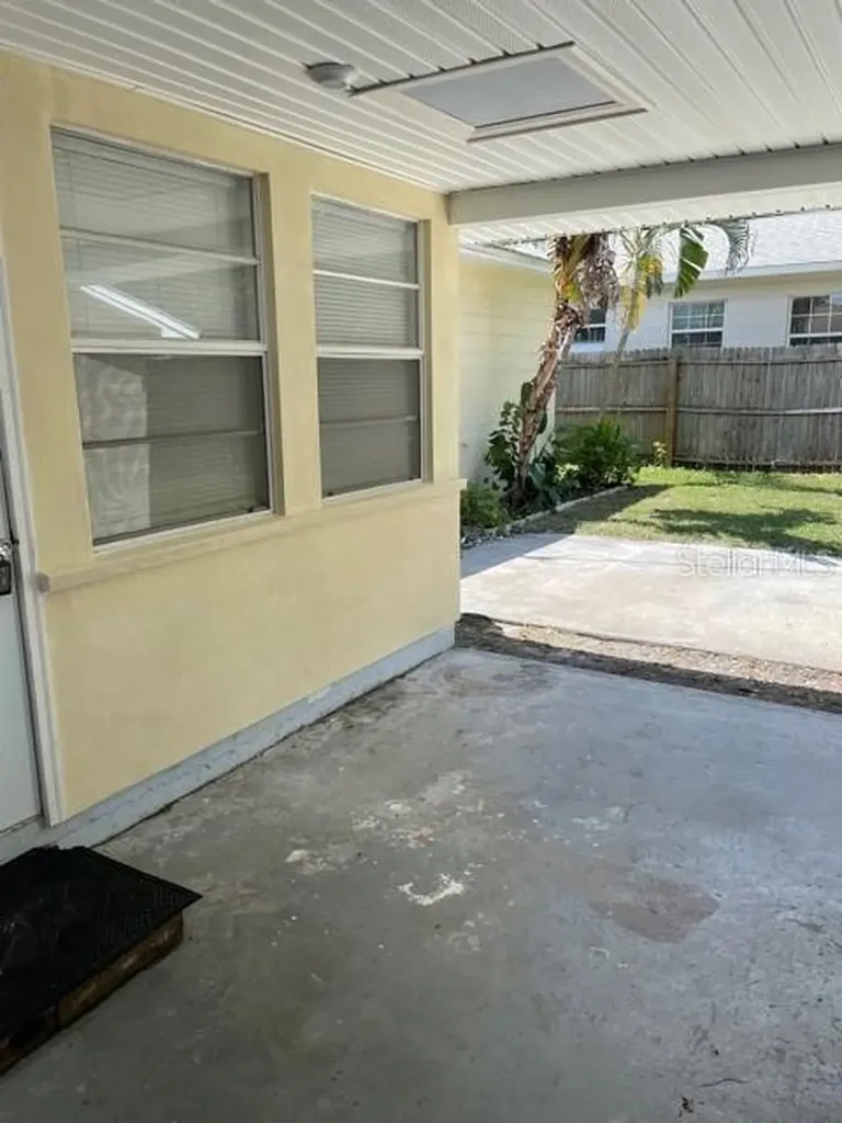 4083 30th Avenue N St Petersburg FL 33713