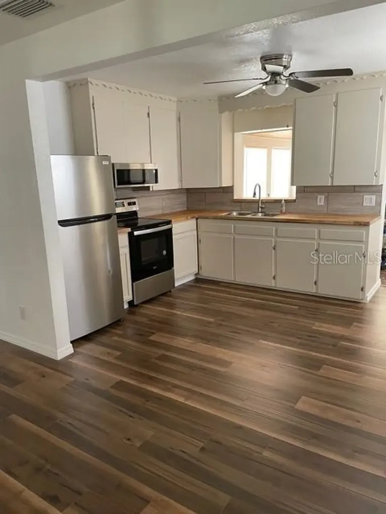 4083 30th Avenue N St Petersburg FL 33713