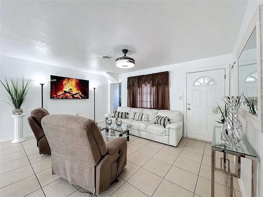 3802 Westgate Road Orlando FL 32808