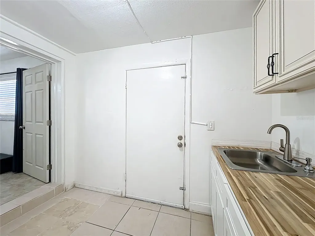 3802 Westgate Road Orlando FL 32808