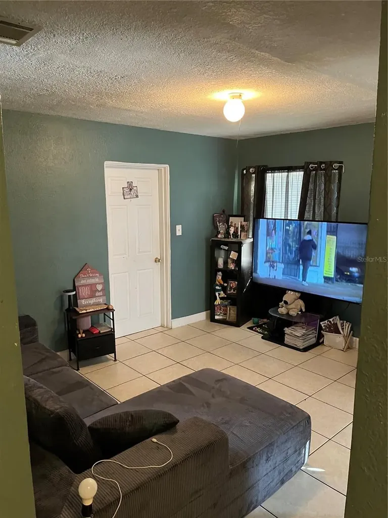 4325 Lake Lawne Avenue Orlando FL 32808