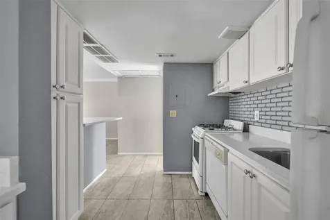 145 Oyster Bay Circle Altamonte Springs FL 32701