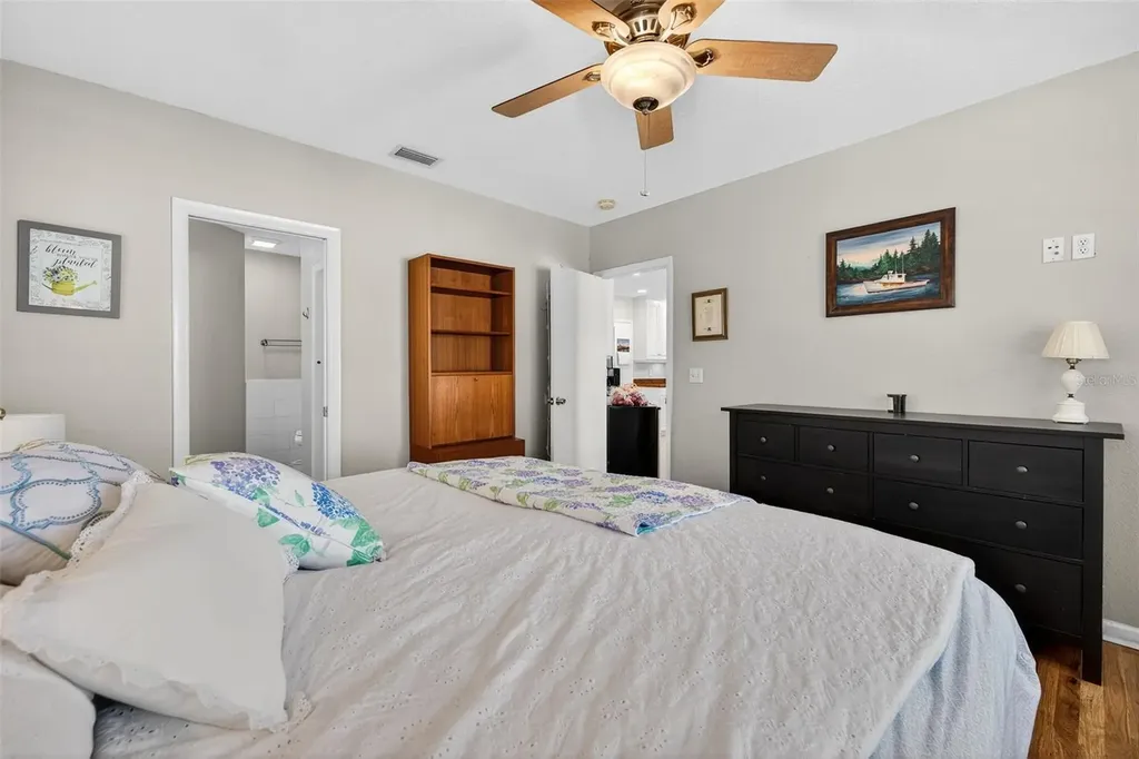 169 27th Avenue N St Petersburg FL 33704