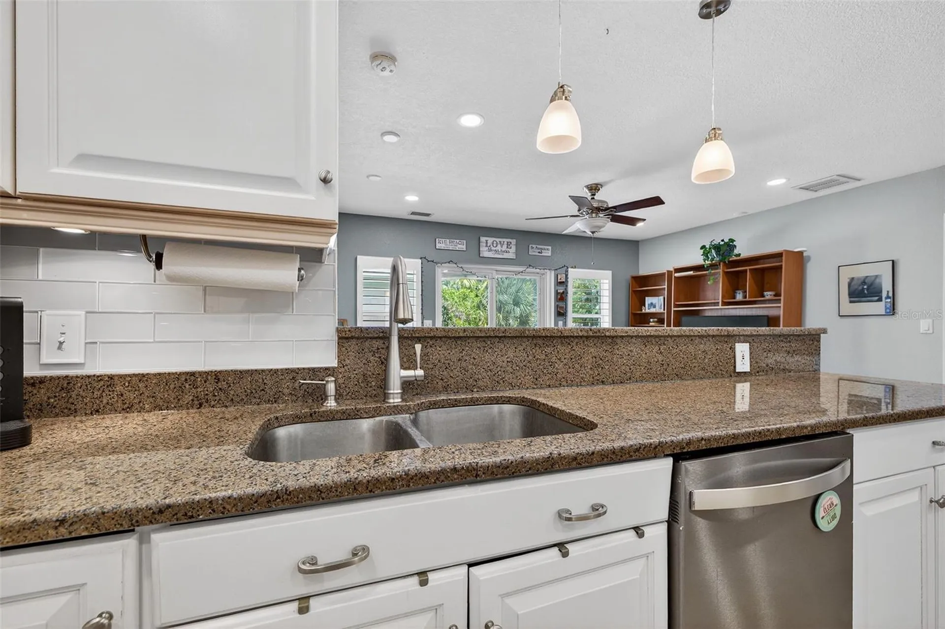 169 27th Avenue N St Petersburg FL 33704