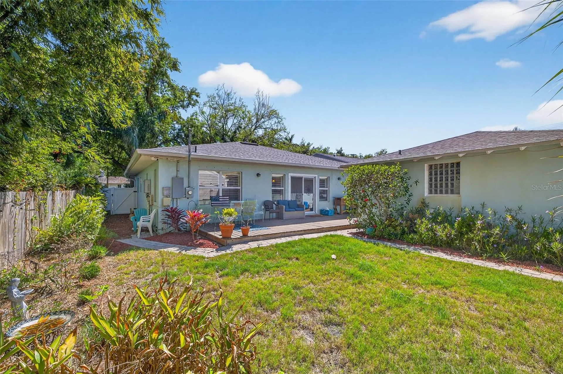 169 27th Avenue N St Petersburg FL 33704