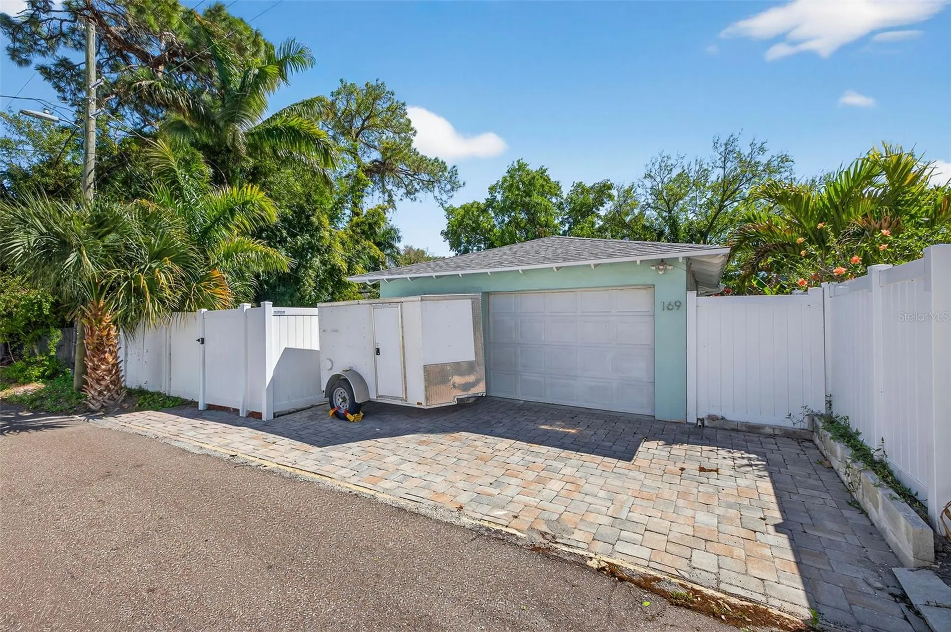 169 27th Avenue N St Petersburg FL 33704