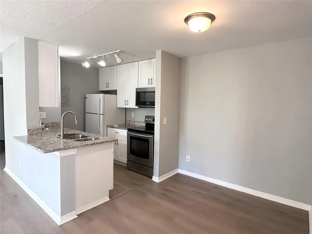 6064 Westgate Drive Orlando FL 32835