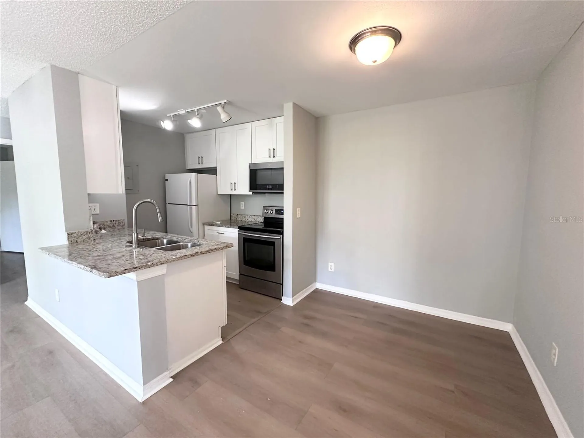 6064 Westgate Drive Orlando FL 32835