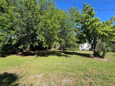 10105 N 16 Street Tampa FL 33612
