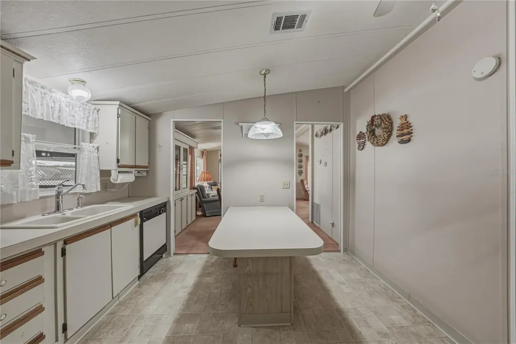 5556 Riviera Drive Zephyrhills FL 33541
