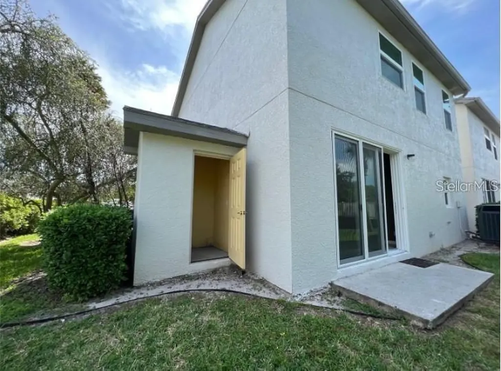 10216 Dolce Vista Drive NE St Petersburg FL 33702