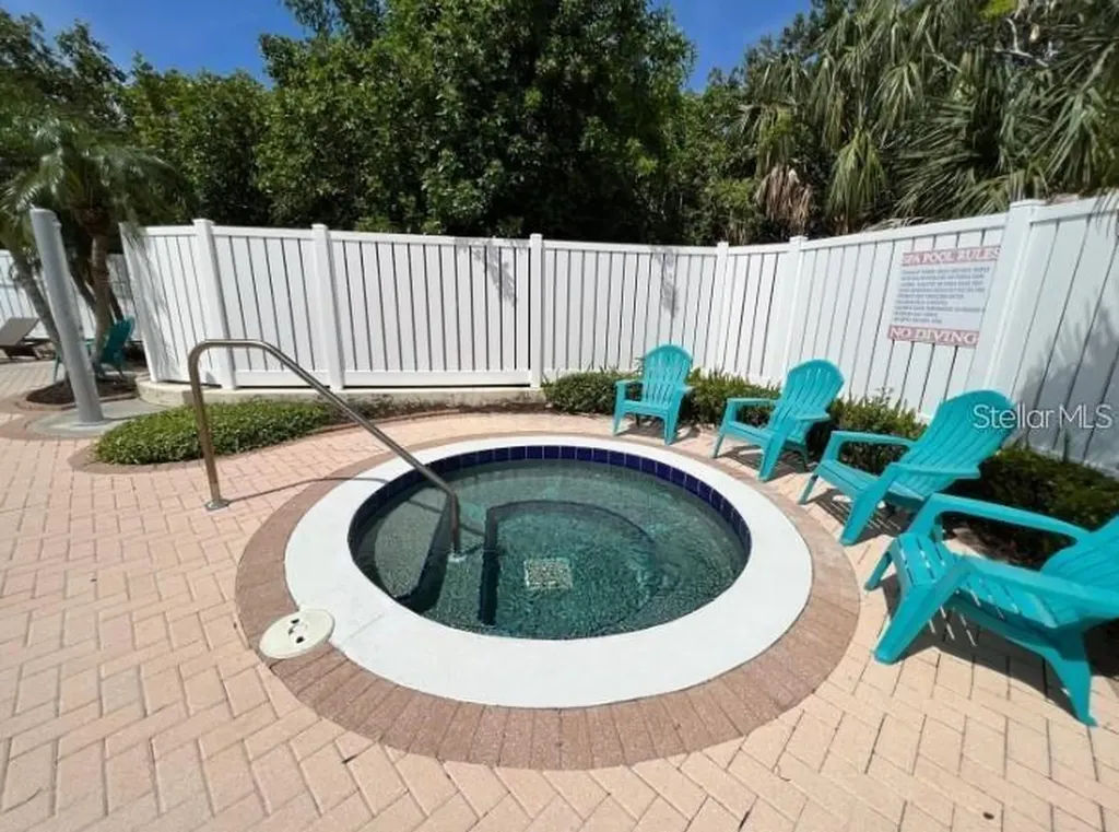 10216 Dolce Vista Drive NE St Petersburg FL 33702