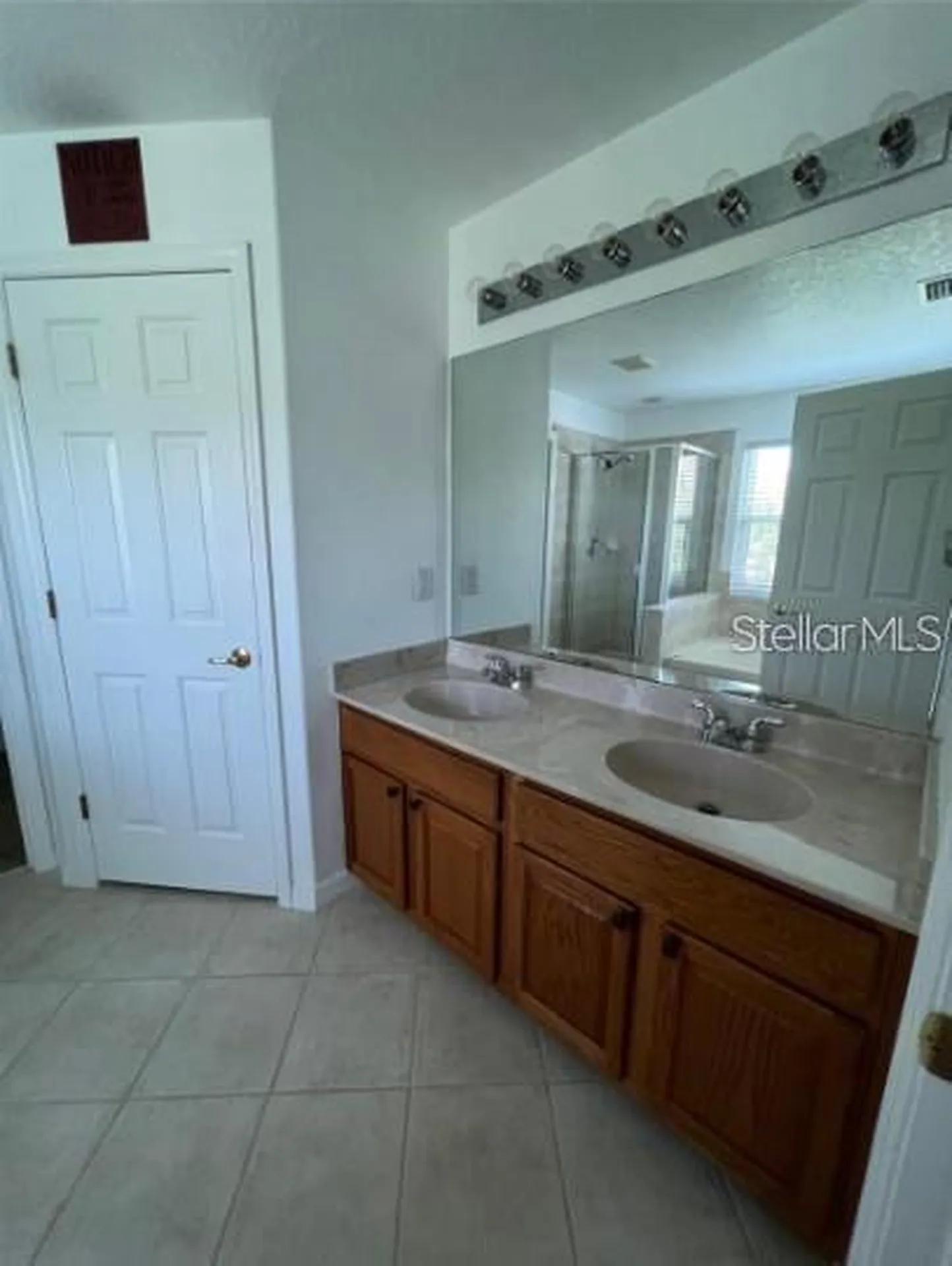 10216 Dolce Vista Drive NE St Petersburg FL 33702