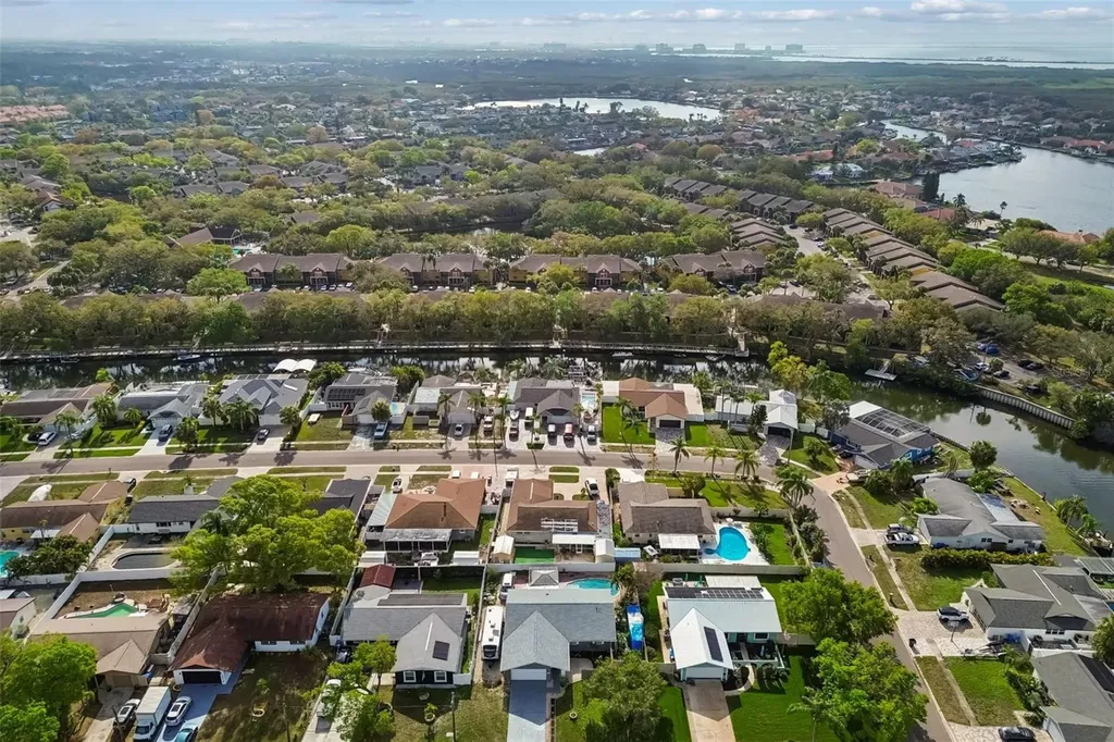 5803 Tampa Shores Boulevard Tampa FL 33615