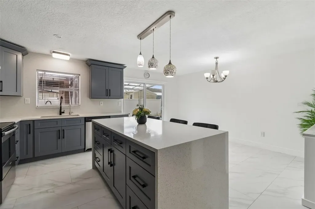 5803 Tampa Shores Boulevard Tampa FL 33615