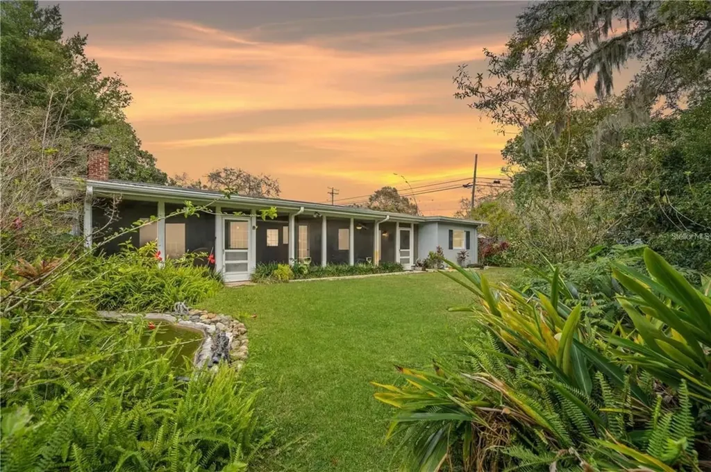 2102 W Kyra Drive Tampa FL 33612