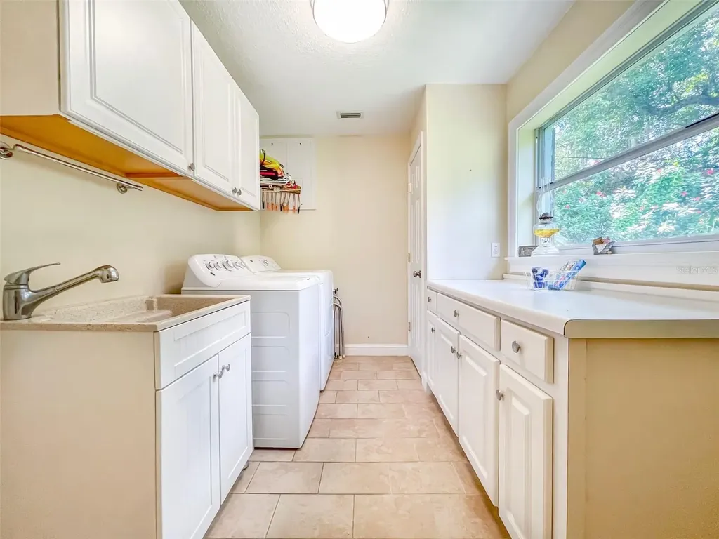2102 W Kyra Drive Tampa FL 33612