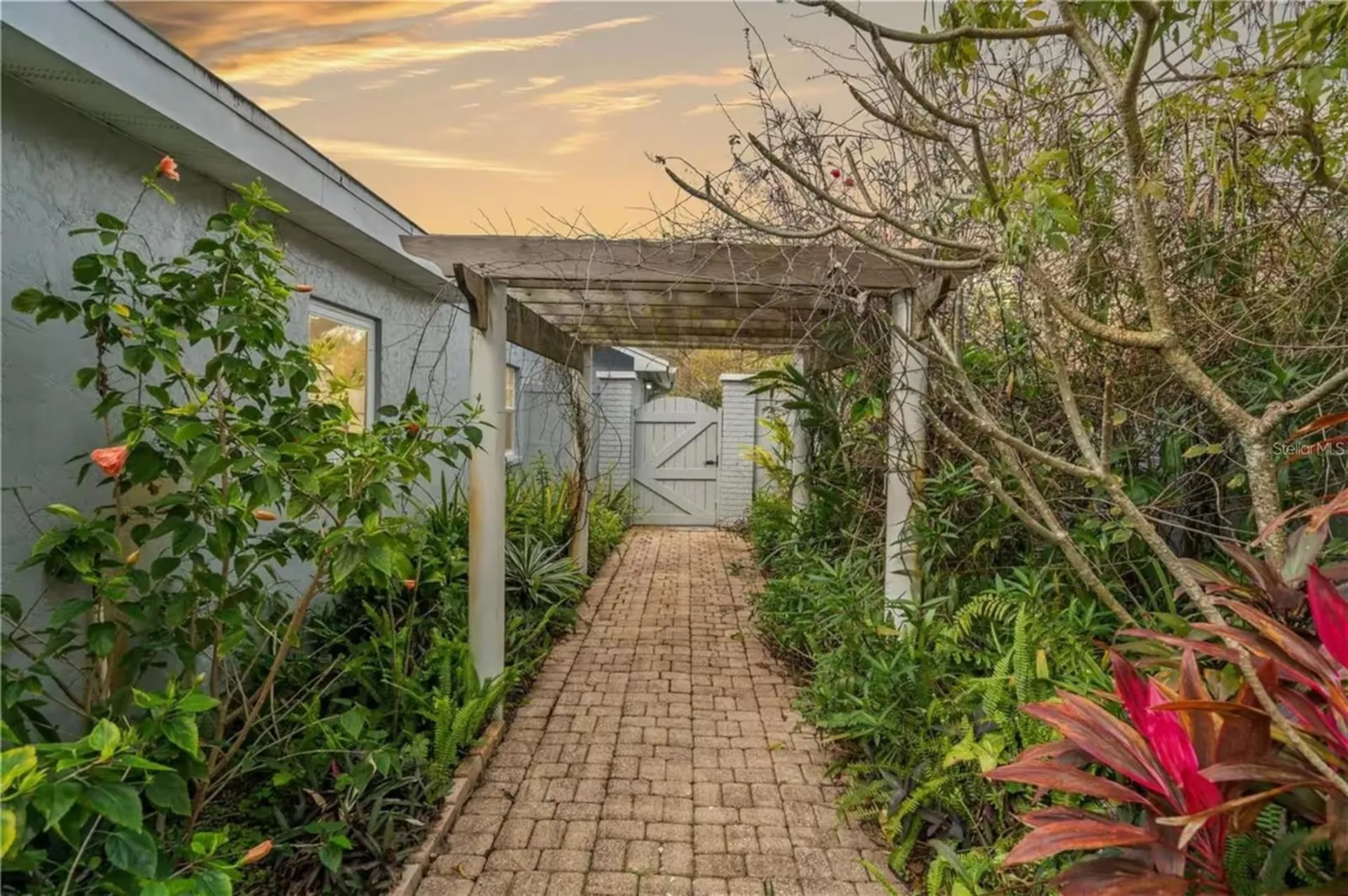 2102 W Kyra Drive Tampa FL 33612