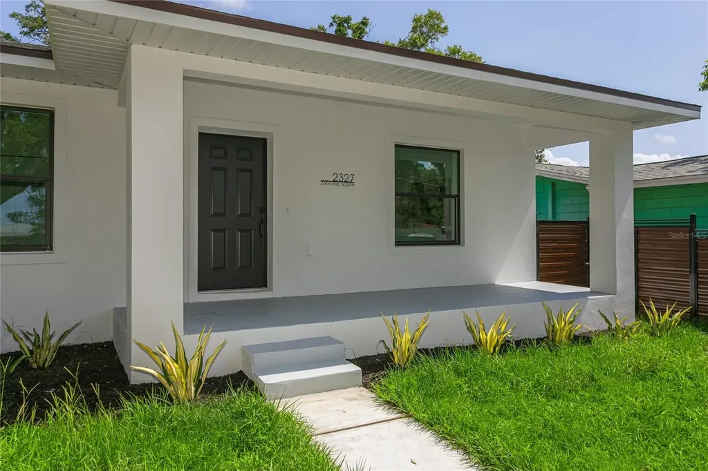 2327/2329 26th Avenue S St Petersburg FL 33712