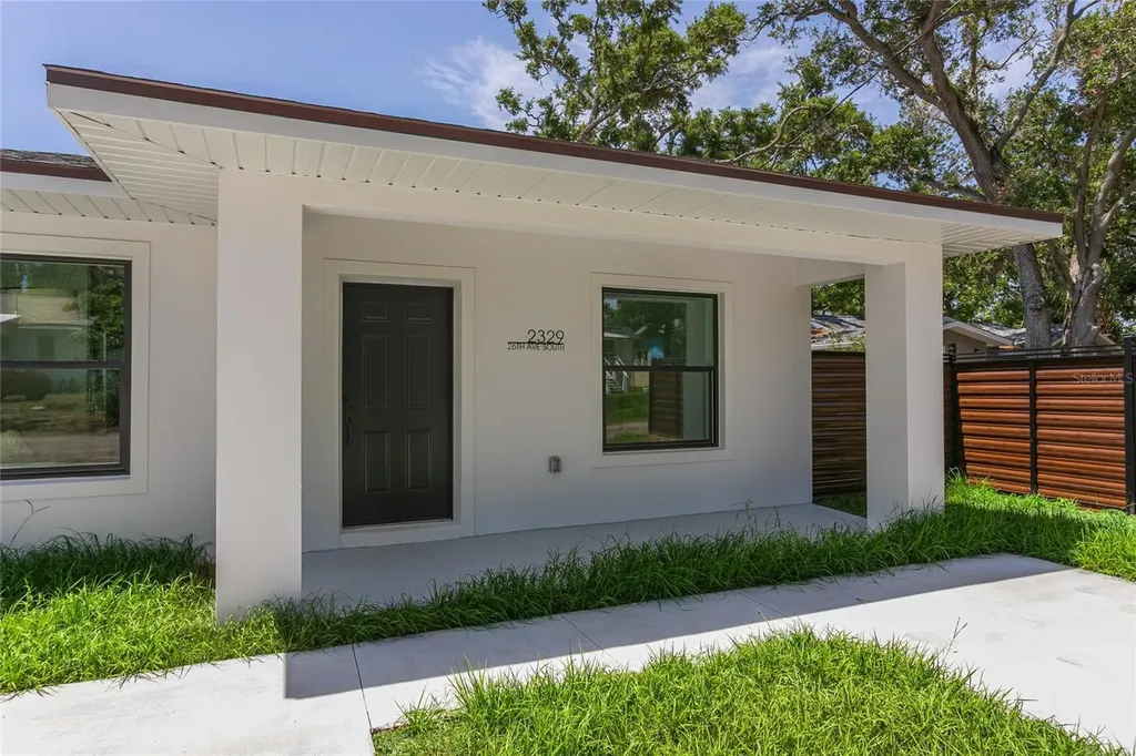 2327/2329 26th Avenue S St Petersburg FL 33712