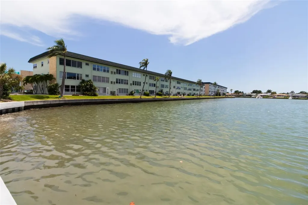 5935 30th Avenue S Gulfport FL 33707