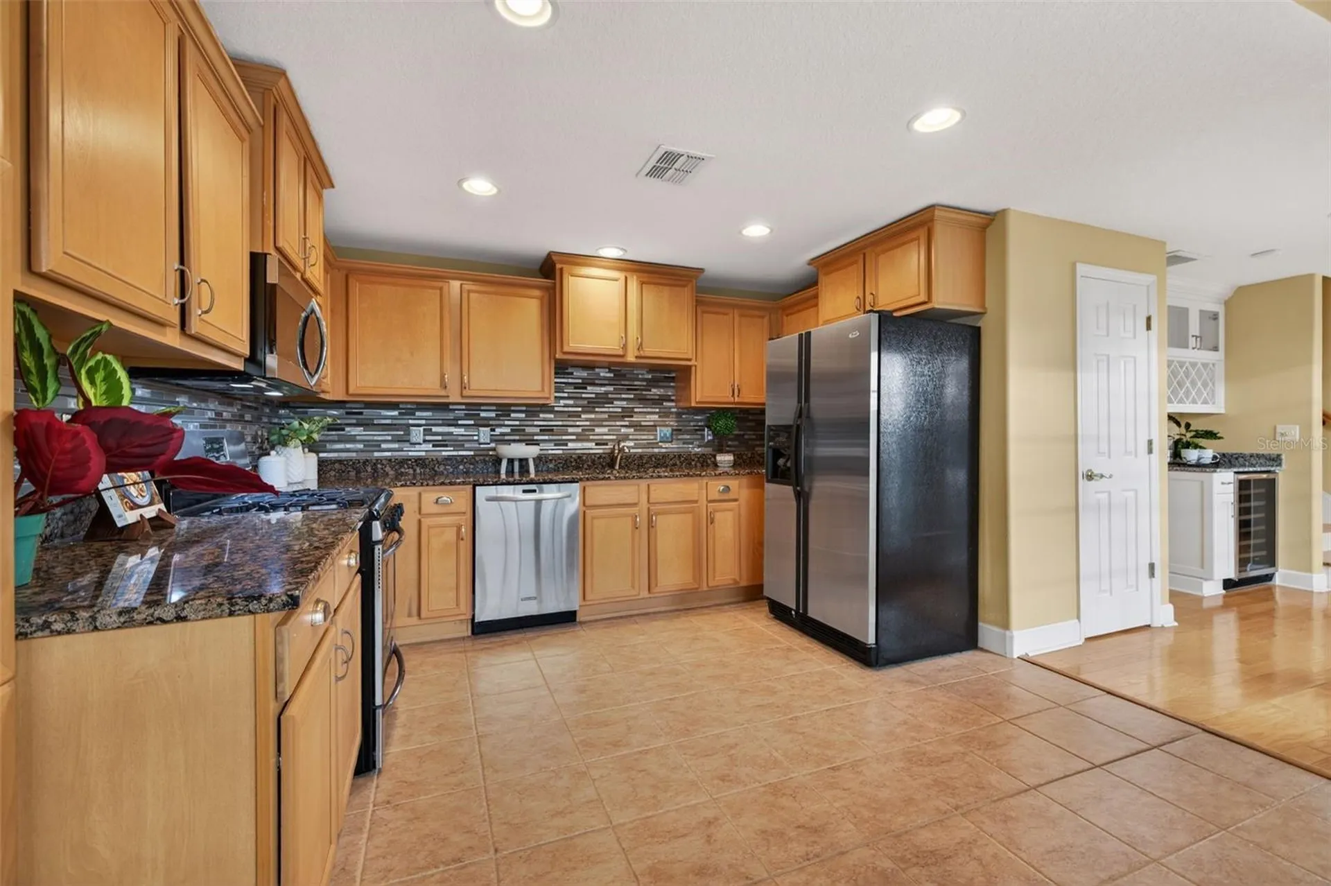 603 24th Avenue N St Petersburg FL 33704