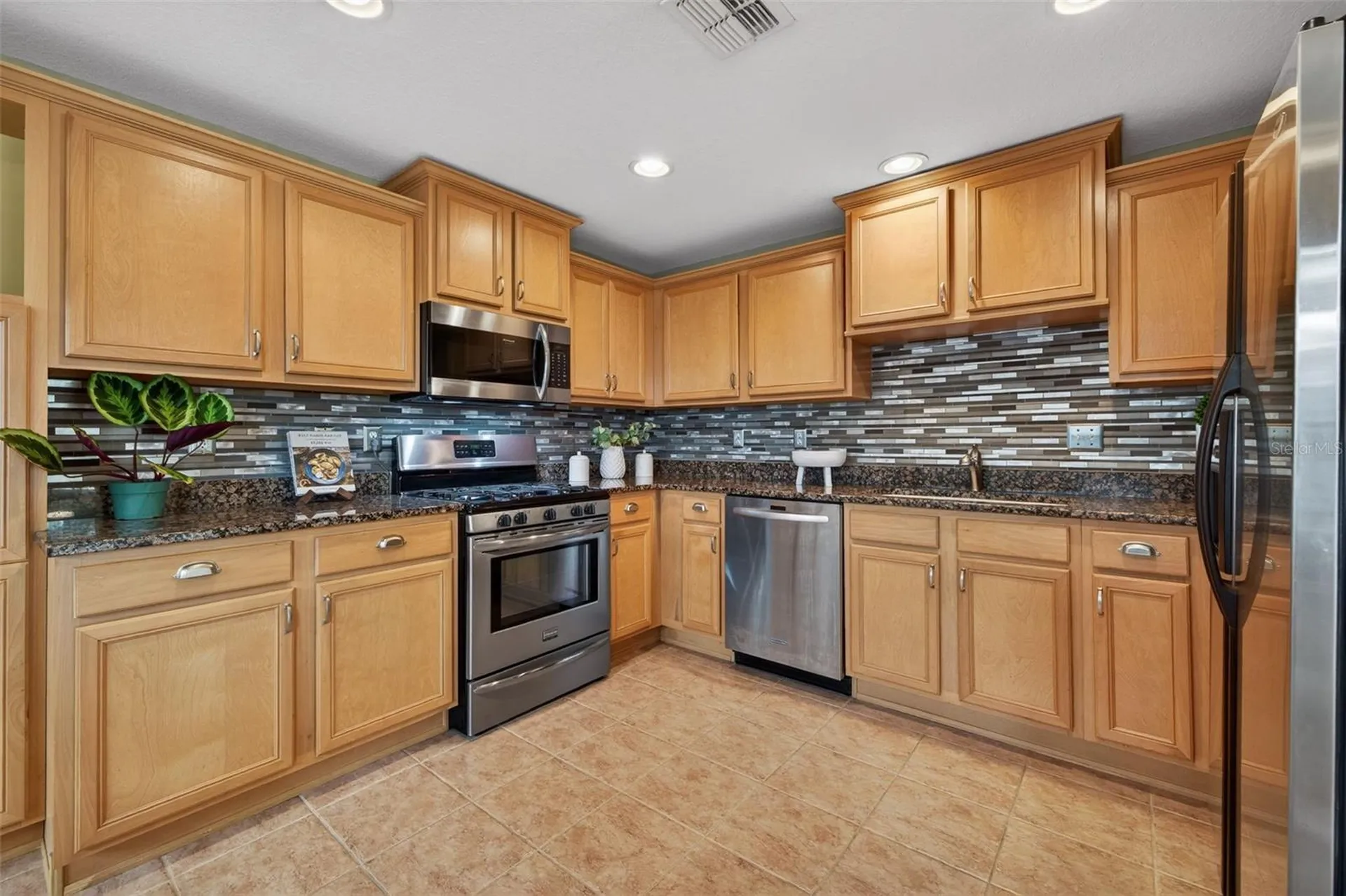 603 24th Avenue N St Petersburg FL 33704