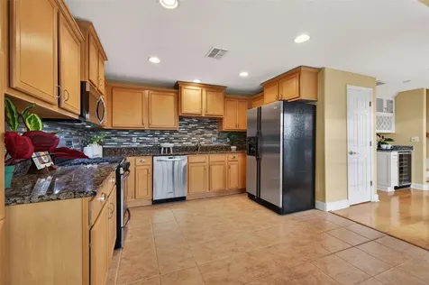 603 24th Avenue N St Petersburg FL 33704