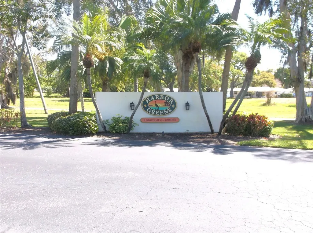 9433 Harbor Greens Way Seminole FL 33776