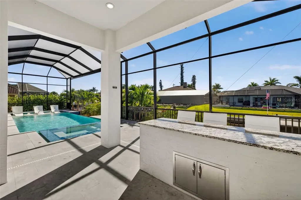 2002 SE 18th Avenue Cape Coral FL 33990
