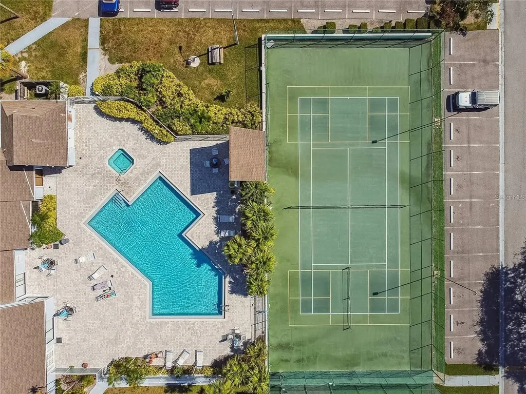 455 Alt 19 S Palm Harbor FL 34683