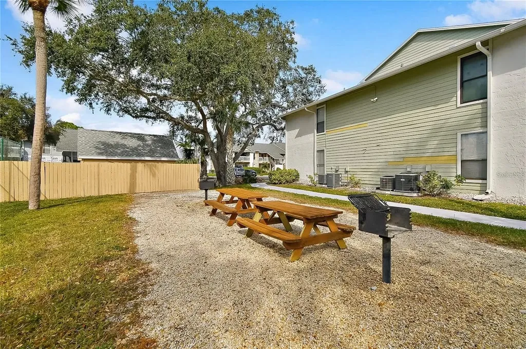 455 Alt 19 S Palm Harbor FL 34683