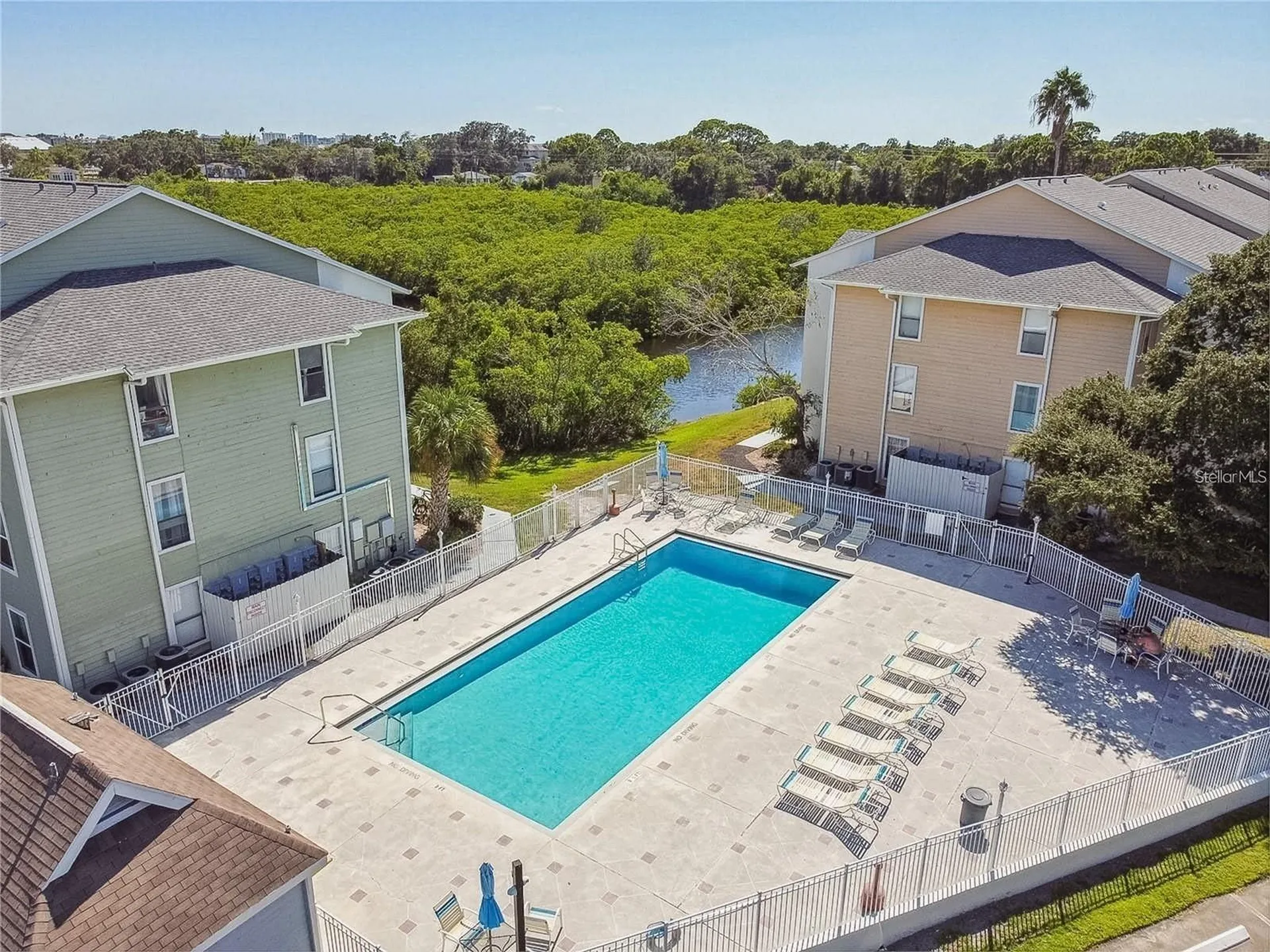 455 Alt 19 S Palm Harbor FL 34683