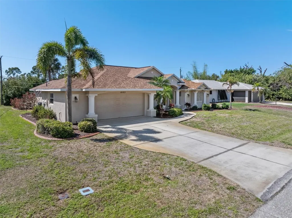 10123 Topsail Avenue Englewood FL 34224