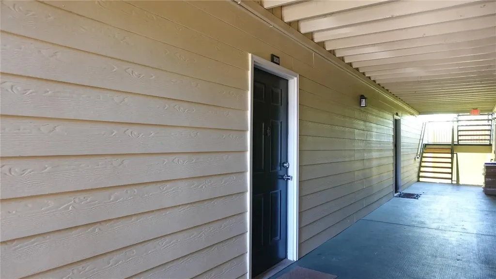 18281 Bridle Club Drive Tampa FL 33647