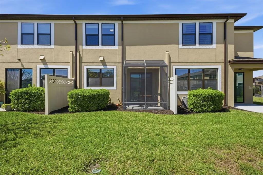 11539 Crowned Sparrow Lane Tampa FL 33626