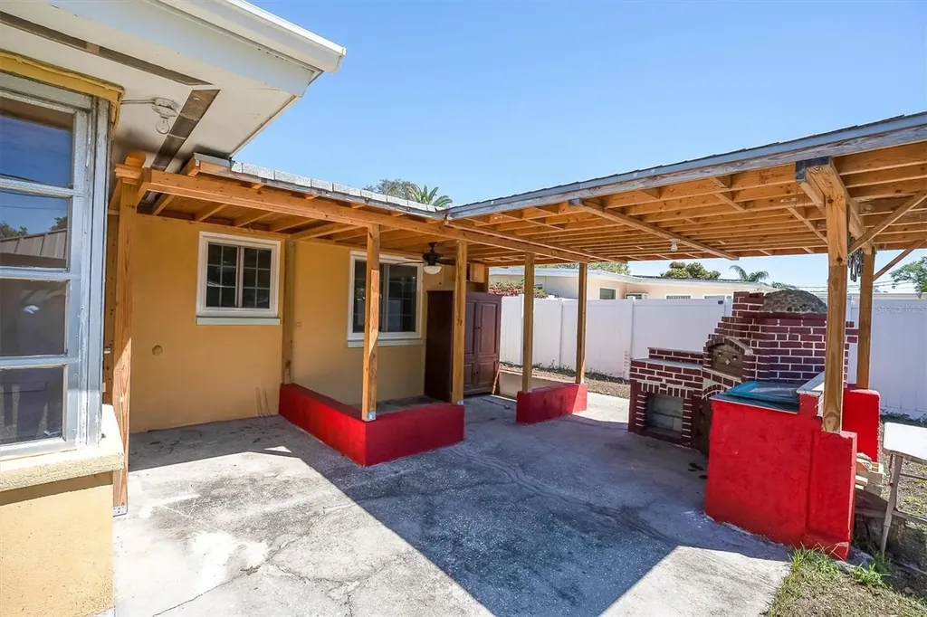 2214 Duncan Drive Belleair Bluffs FL 33770