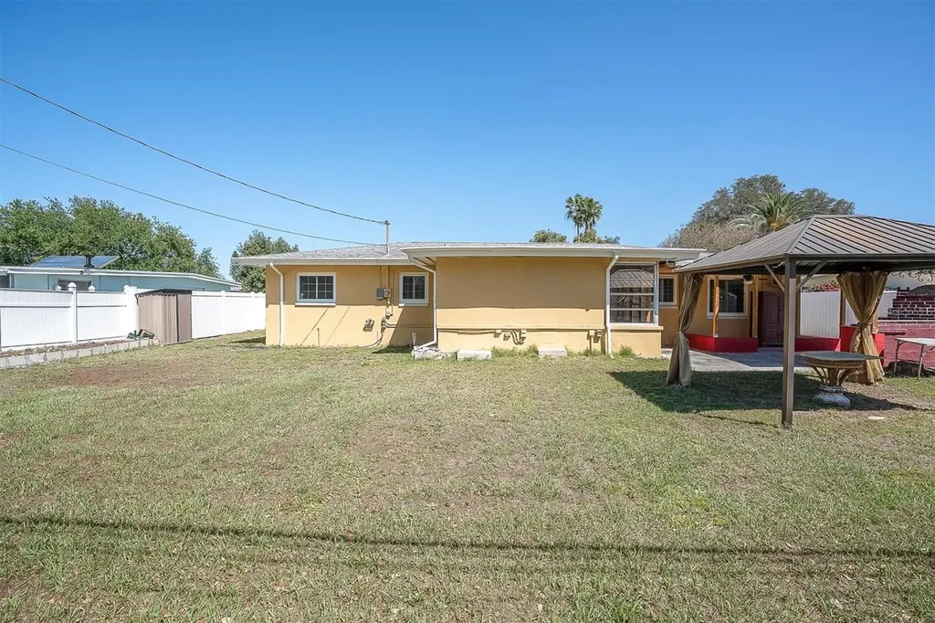 2214 Duncan Drive Belleair Bluffs FL 33770