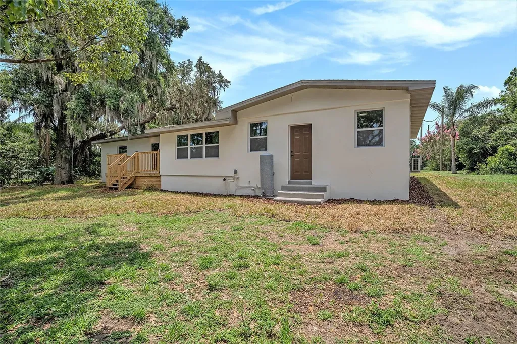 14050 Blackjack Road Dover FL 33527
